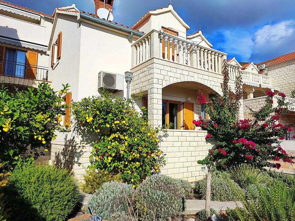 Apartments Benika Бол Экстерьер фото