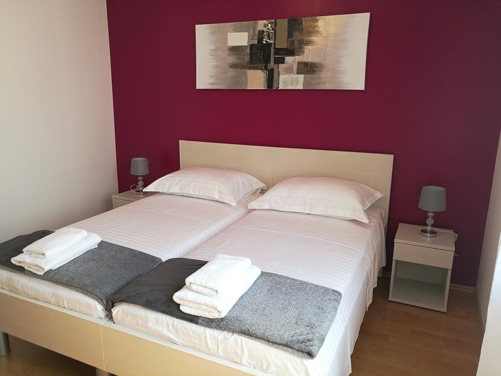 Apartments Benika Бол Экстерьер фото