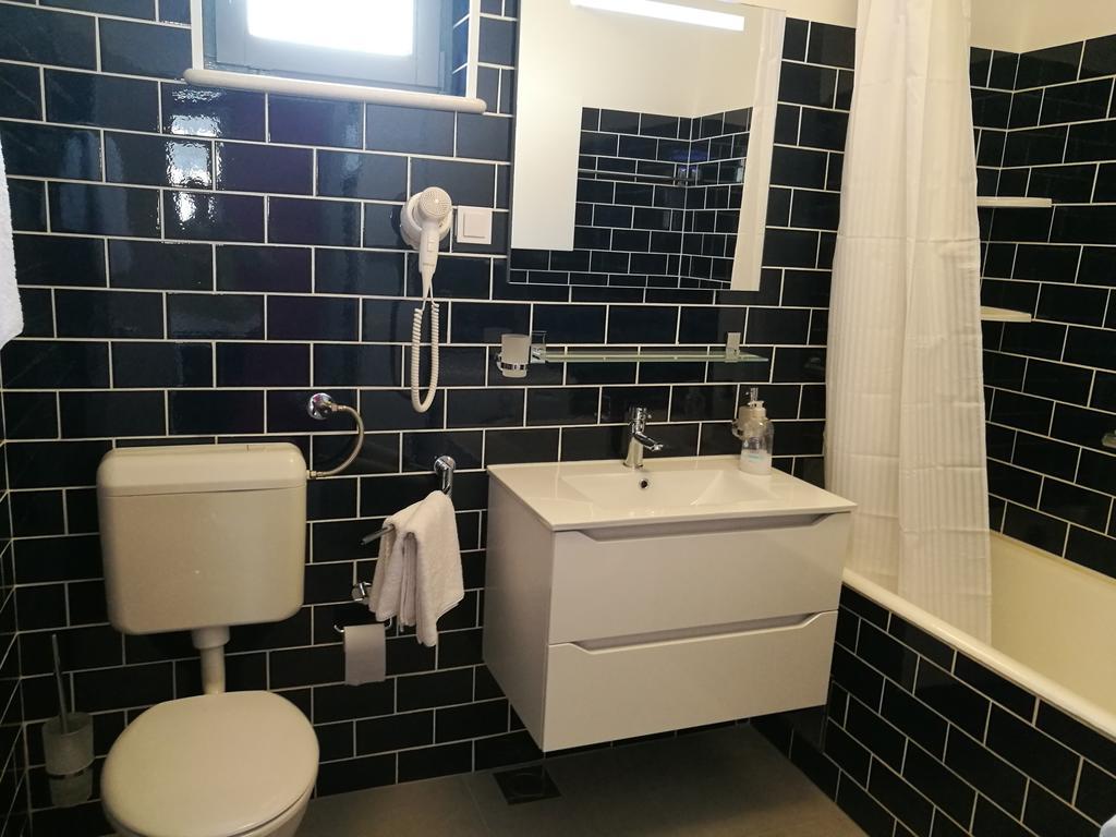 Apartments Benika Бол Экстерьер фото