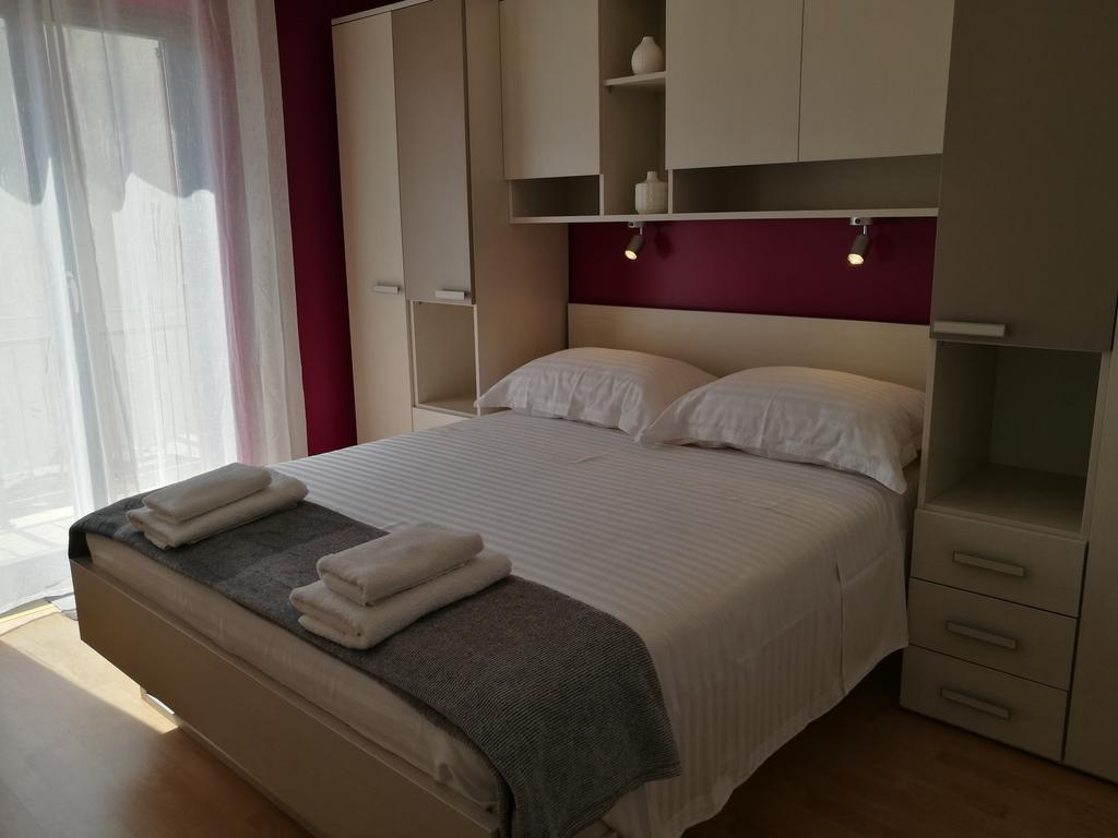 Apartments Benika Бол Экстерьер фото