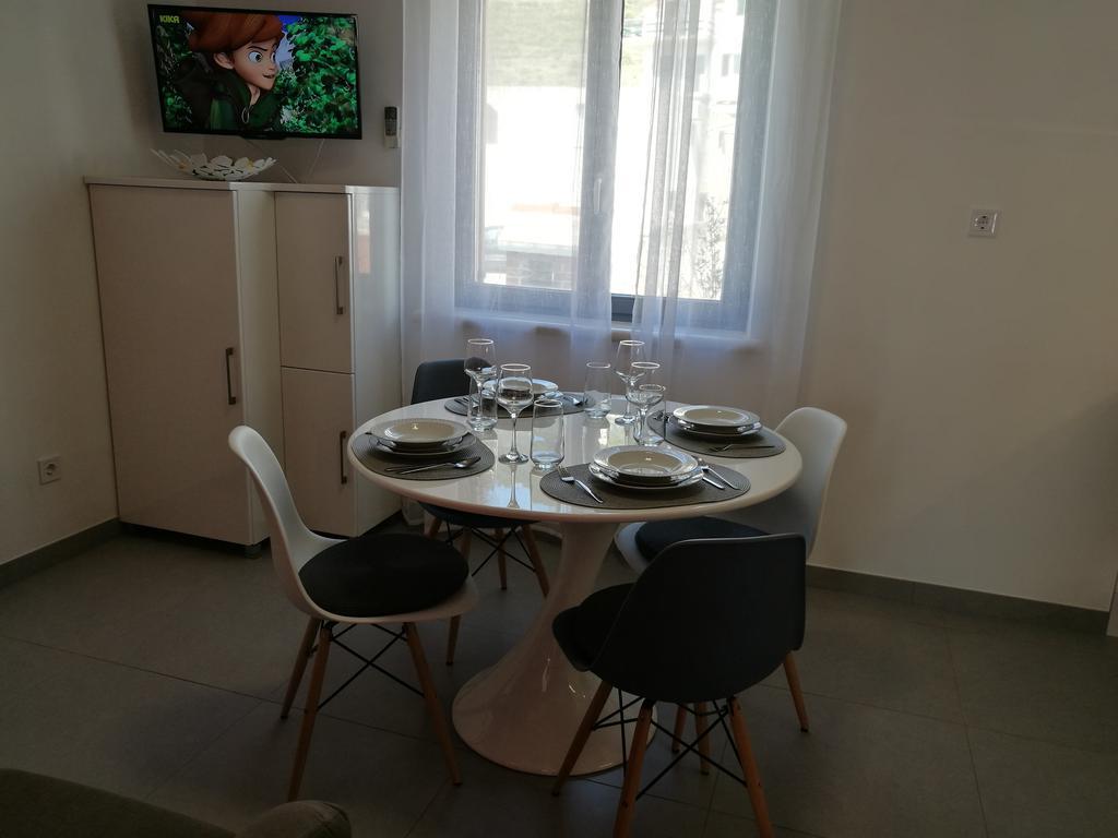 Apartments Benika Бол Экстерьер фото