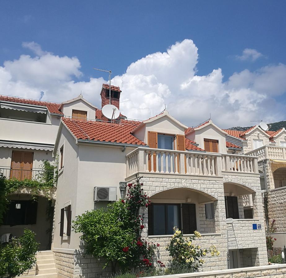 Apartments Benika Бол Экстерьер фото